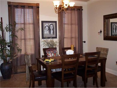 Dining Room. FORMAL DINING OR EAT UP AT BREAKFAST 
