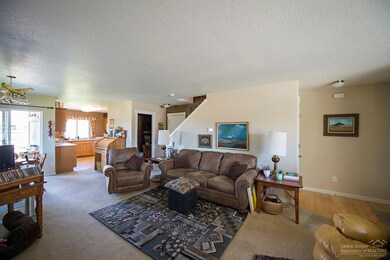 3077 SW Deschutes Ave, Redmond, OR 97756 - photo 7