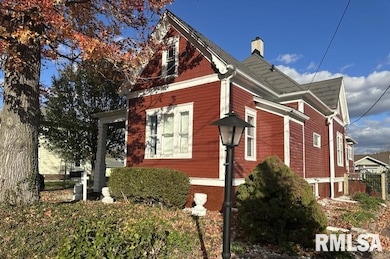 204 N Maple St, Christopher, IL 62822 - photo 4