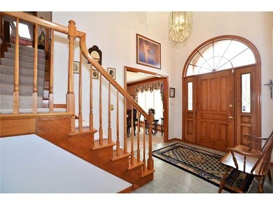 Entry/Foyer.