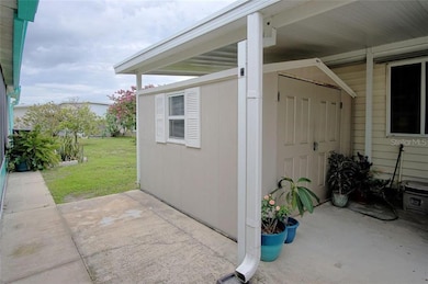 118 E Saint Johns Way, Apollo Beach, FL 33572 - photo 5