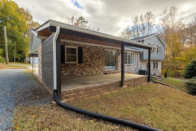 404 Yates St, South Boston, VA 24592 - photo 3