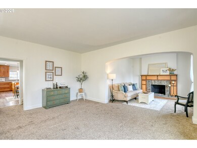 411 NW 10th St, Pendleton, OR 97801 - photo 3