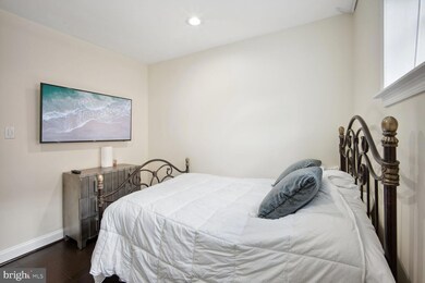 1432 Wisconsin Ave NW unit 3RD FLOOR, Washington, DC 20007 - photo 7