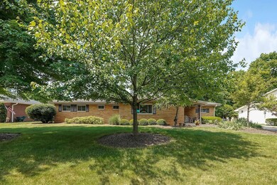 966 Greenridge Rd, Columbus, OH 43235 - photo 2