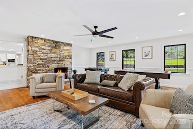 1236 Upper Brush Creek Rd, Fairview, NC 28730 - photo 2