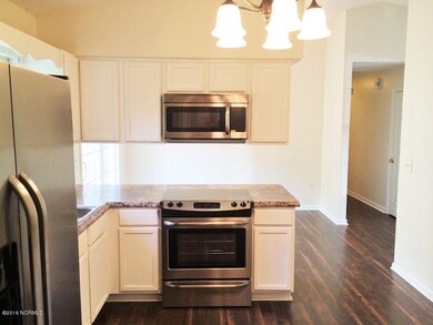 181 Wheaton kitchen oven