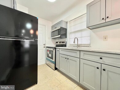 307 W Elkinton Ave unit 1, Chester, PA 19013 - photo 5