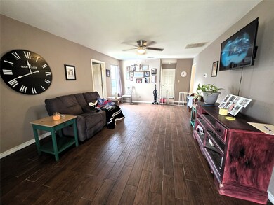 305 N Neches St, Whitney, TX 76692 - photo 6