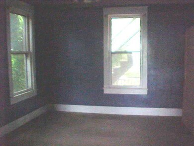 321 Main Street dining room