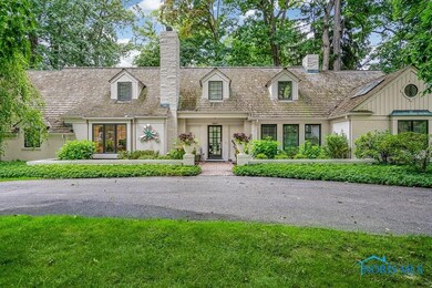 2627 Westchester Rd, Ottawa Hills, OH 43615 - photo 2