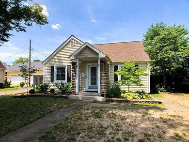 2222 Chestnut St, Columbus, IN 47201 - photo 4