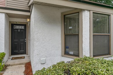 7677 Jana Ln S, Jacksonville, FL 32210 - photo 3