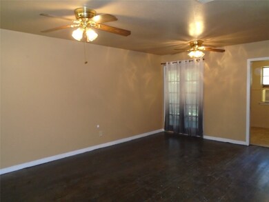 4610 De Lange Ln, Houston, TX 77092 - photo 3