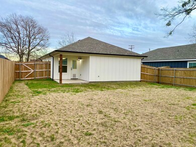 1405 Franklin Ave, Bonham, TX 75418 - photo 7