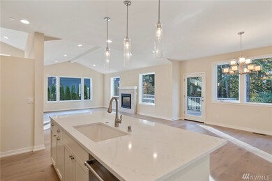 7237 Soundview Ln, Edmonds, WA 98026 - photo 4