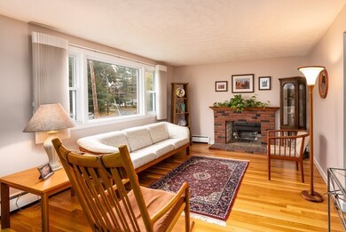 108 Brookfield Cir, Framingham, MA 01701 - photo 3