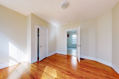 427 Ferry St, Everett, MA 02149 - photo 3