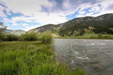 46910 Gallatin Rd, Gallatin Gateway, MT 59730 - photo 6