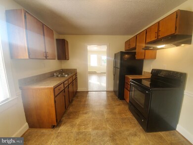 218 W 4th Ave, Ranson, WV 25438 - photo 3