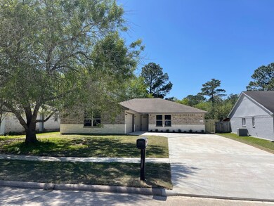 16746 Gleneagle Dr N, Conroe, TX 77385 - photo 2