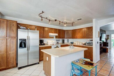 Kitchen Island - 901 E. Mohave