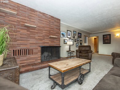 839 N Holly St, Canby, OR 97013 - photo 6