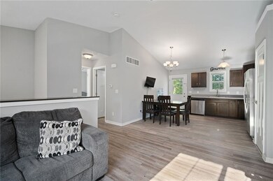 1905 E 25th St, Des Moines, IA 50317 - photo 6