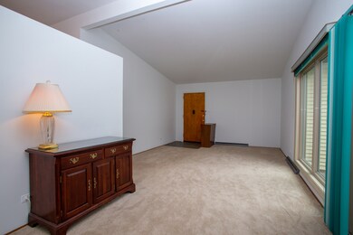 4025 Bluebird Ln, Rolling Meadows, IL 60008 - photo 5