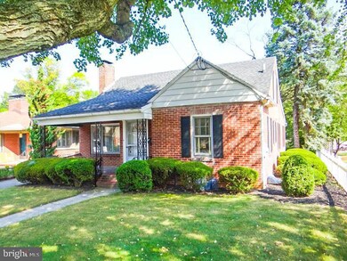 819 Lortz Ave, Chambersburg, PA 17201 - photo 3