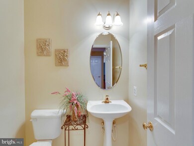 5920 Moonbeam Dr, Woodbridge, VA 22193 - photo 7