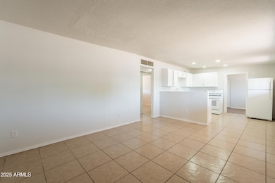 3914 W Palm Ln unit 5, Phoenix, AZ 85009 - photo 2