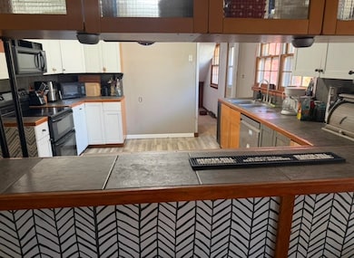 1752 W Stephenson St, Freeport, IL 61032 - photo 5