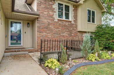 3658 W Maplewood Street-4