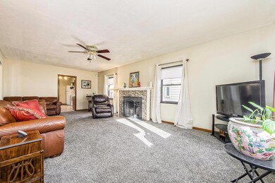 Living Room / Dining Room