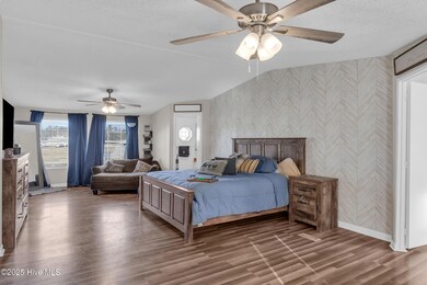 406 King Arthur Dr, Whiteville, NC 28472 - photo 4