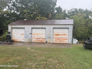 407 Maple Ct, La Grange, KY 40031 - photo 2