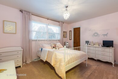 1240 Zange Dr, Algonquin, IL 60102 - photo 2