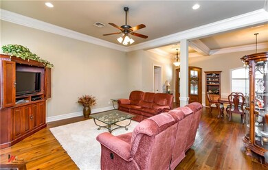 Beautiful open floorplan, well appointed with hear
