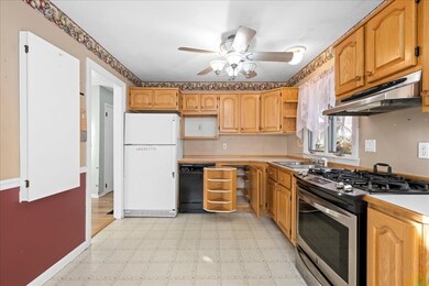 41 Laura Ln, Whitinsville, MA 01588 - photo 3