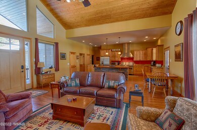 006_Living Room