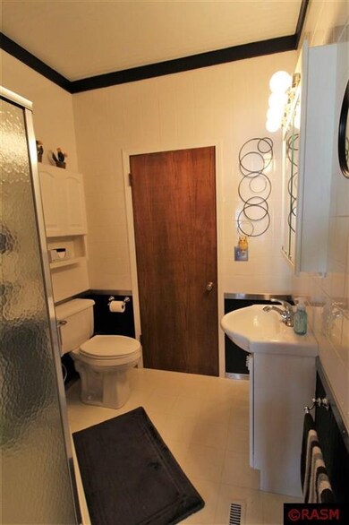 1000 N State St, New Ulm, MN 56073 - photo 6