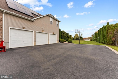 8 Sherwood Ln, Columbus, NJ 08022 - photo 4