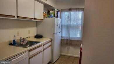 9635 Hagel Cir unit D, Lorton, VA 22079 - photo 6