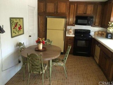 Kitchen with Breakfast Eating Area