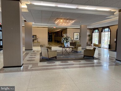 Town Square Towers unit 314, Washington, DC 20024 - photo 2