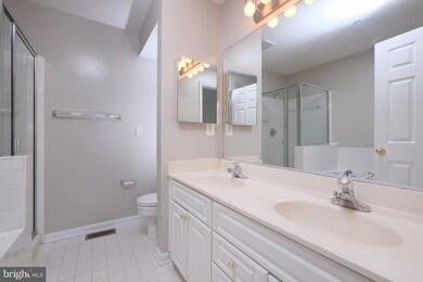 2497 Angeline Dr unit 102, Herndon, VA 20171 - photo 7