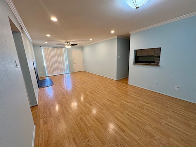 4635 Wild Indigo St unit 503, Houston, TX 77027 - photo 3