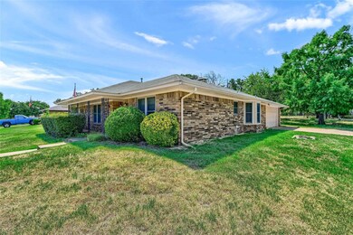 2712 Regal Dr, Denison, TX 75020 - photo 4