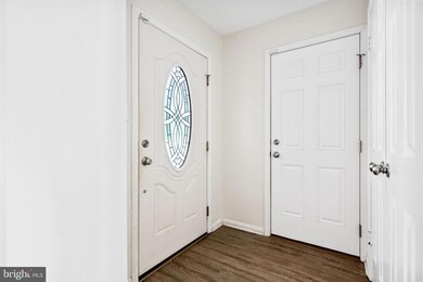 14570 Idlebrook Ct, Manassas, VA 20112 - photo 4